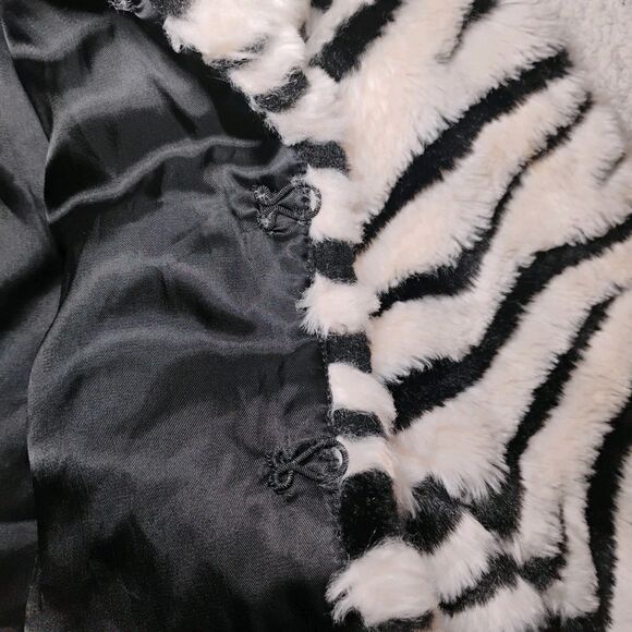 Faux Fur White Tiger / Zebra Print Eclectic Unique Chic Fun Party Coat Sz Small - Picture 7 of 12